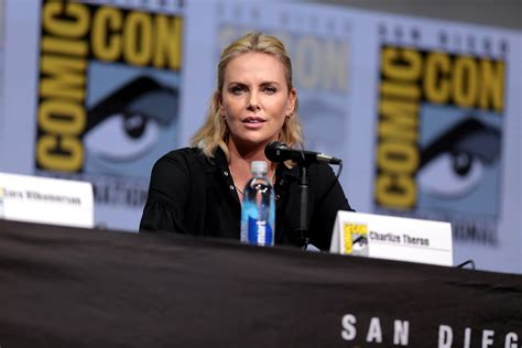 Charlize Theron Accidentally Exposes Herself With。